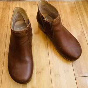 Women's Dansko Boots - Size 8 / 39 (euro), Barbara Tan